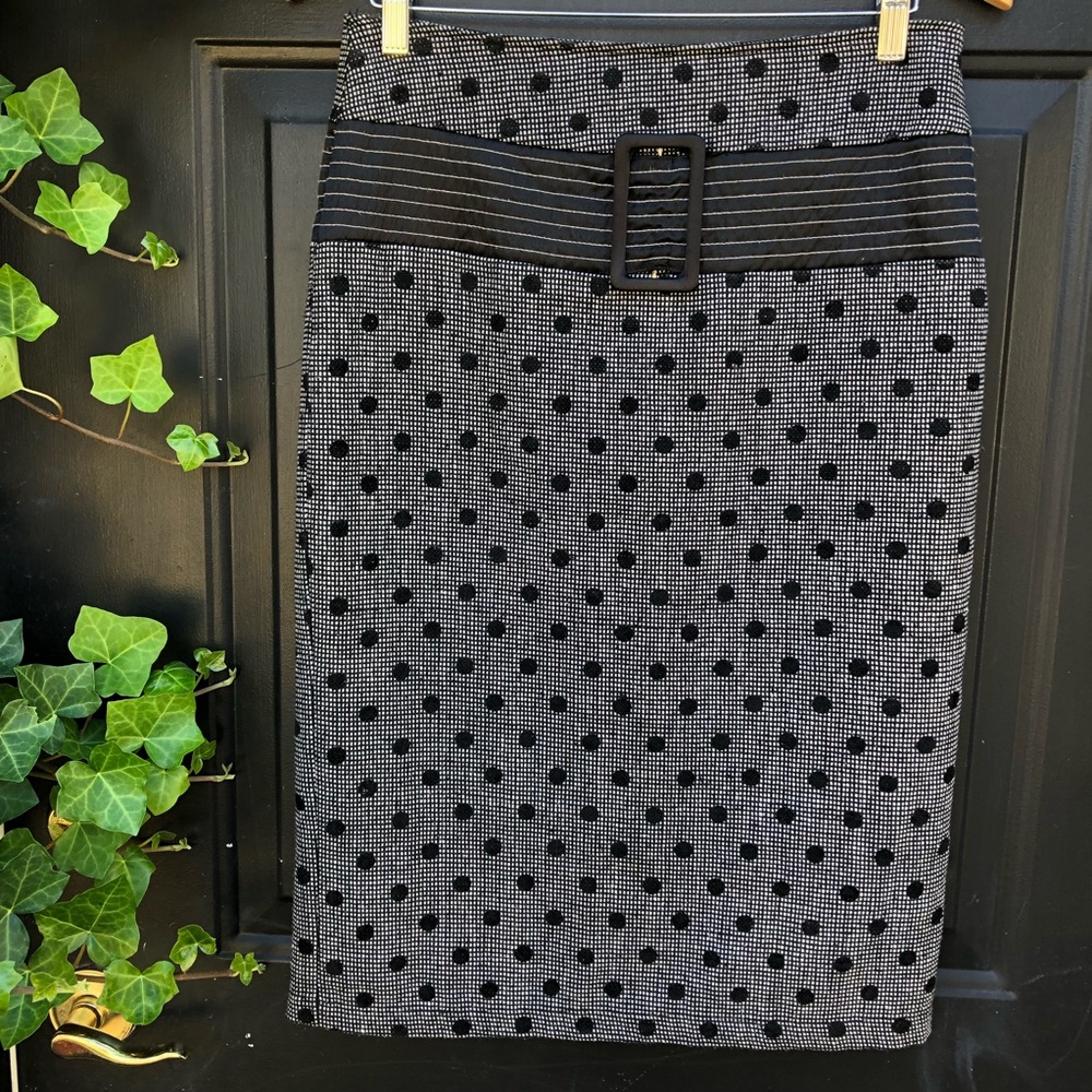COCO & TASHI fitted Pencil Skirt (L-05)